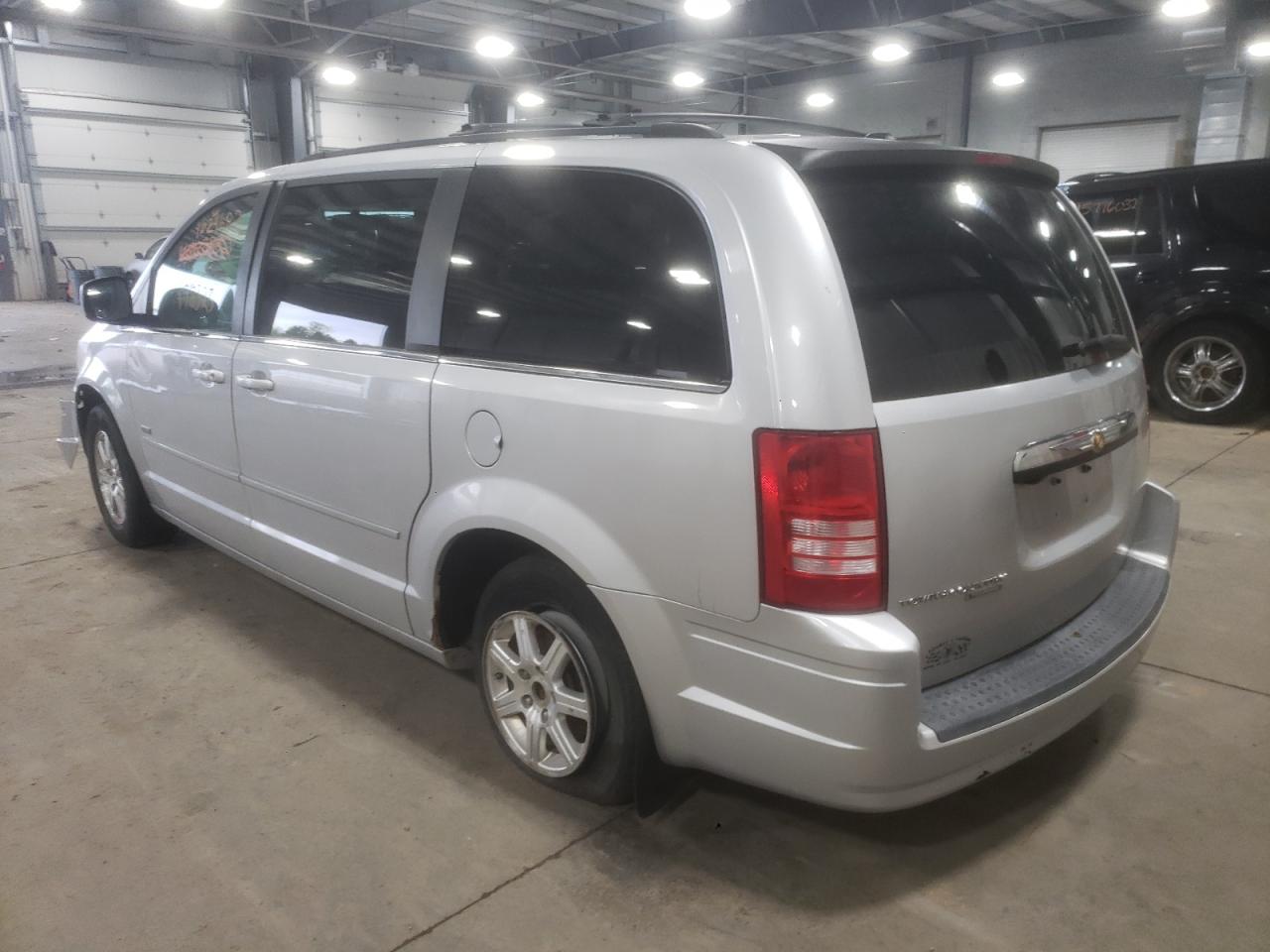 Photo 3 from auction – 2008 CHRYSLER TOWN & COU with VIN 2A8HR54P98R731615