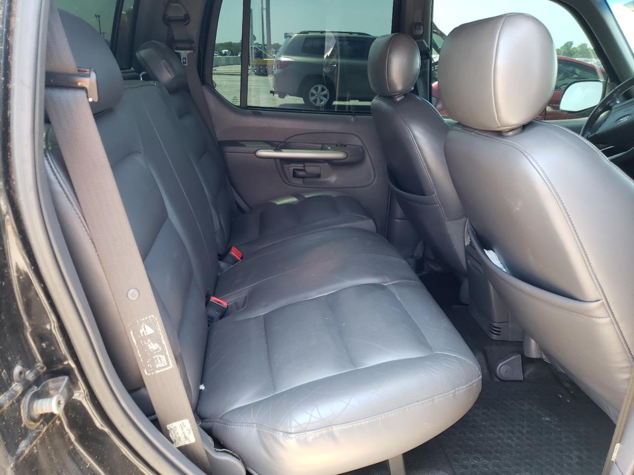 Photo 6 from auction – 2002 FORD EXPLORER S with VIN 1FMZU77E12UD16715