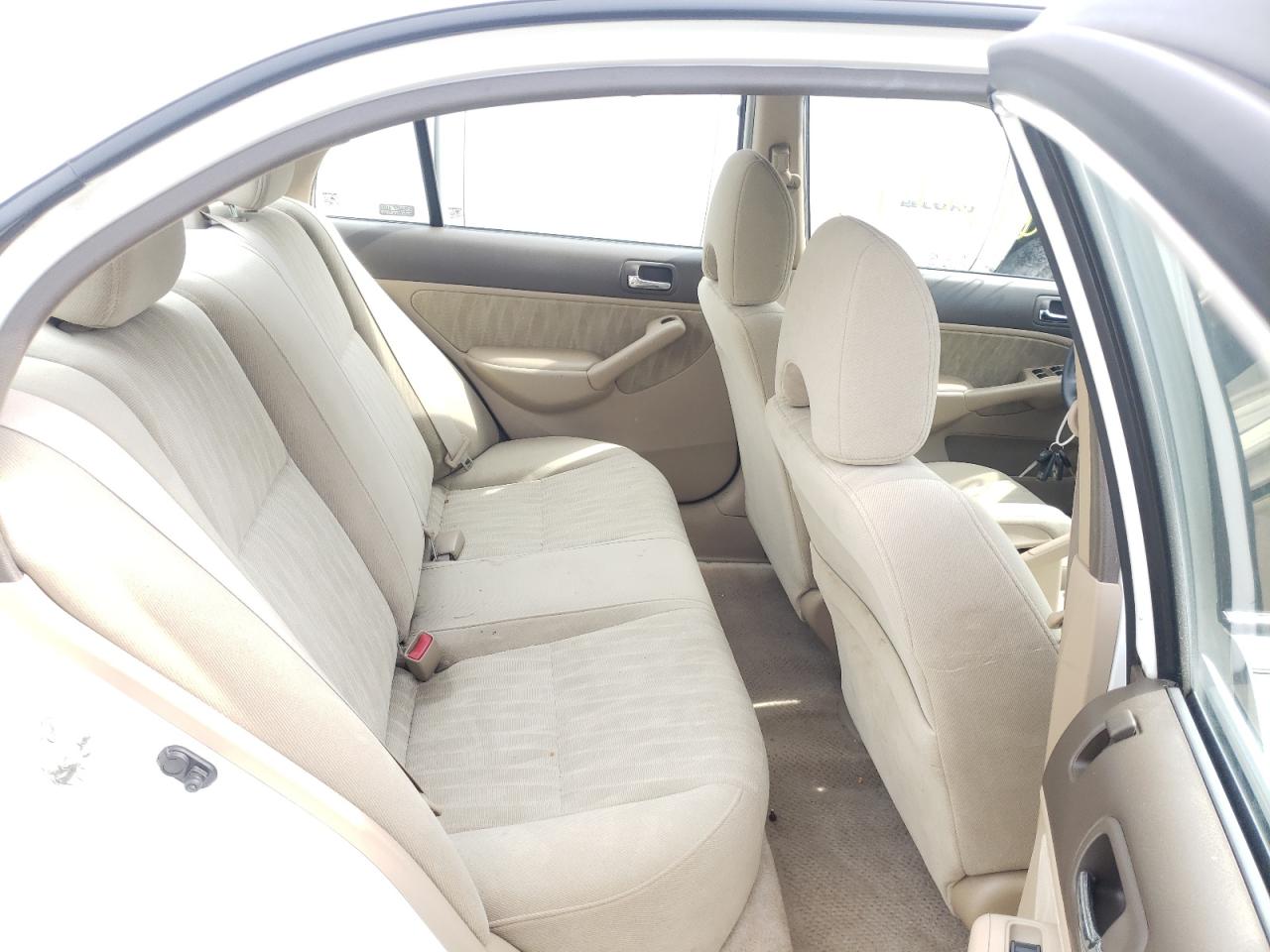 Photo 6 from auction – 2005 HONDA CIVIC LX with VIN 2HGES16565H587687