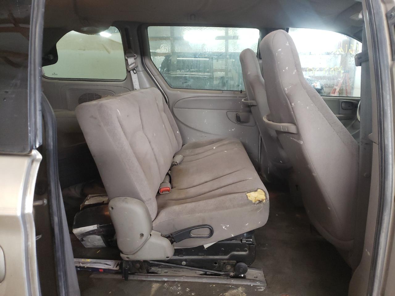 Photo 6 from auction – 2002 CHRYSLER VOYAGER LX with VIN 1C4GJ45382B650739