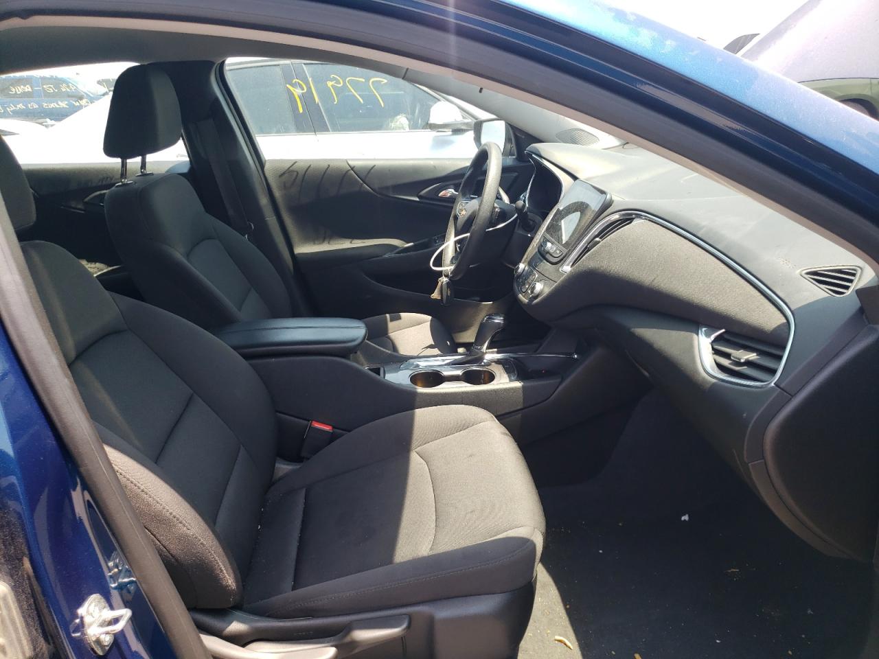 Photo 5 from auction – 2019 CHEVROLET MALIBU LT with VIN 1G1ZD5ST4KF160519