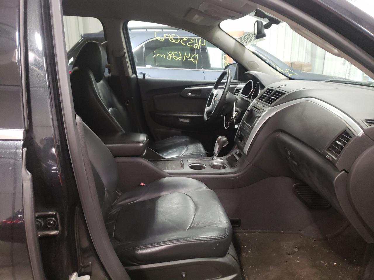Photo 5 from auction – 2010 CHEVROLET TRAVERSE L with VIN 1GNLVFED2AS147950