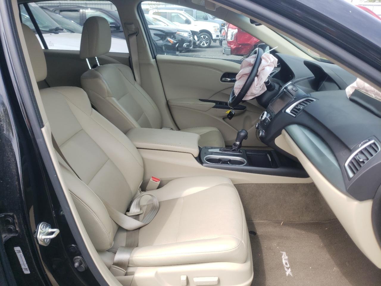 Photo 5 from auction – 2017 ACURA RDX TECHNO with VIN 5J8TB4H59HL039485