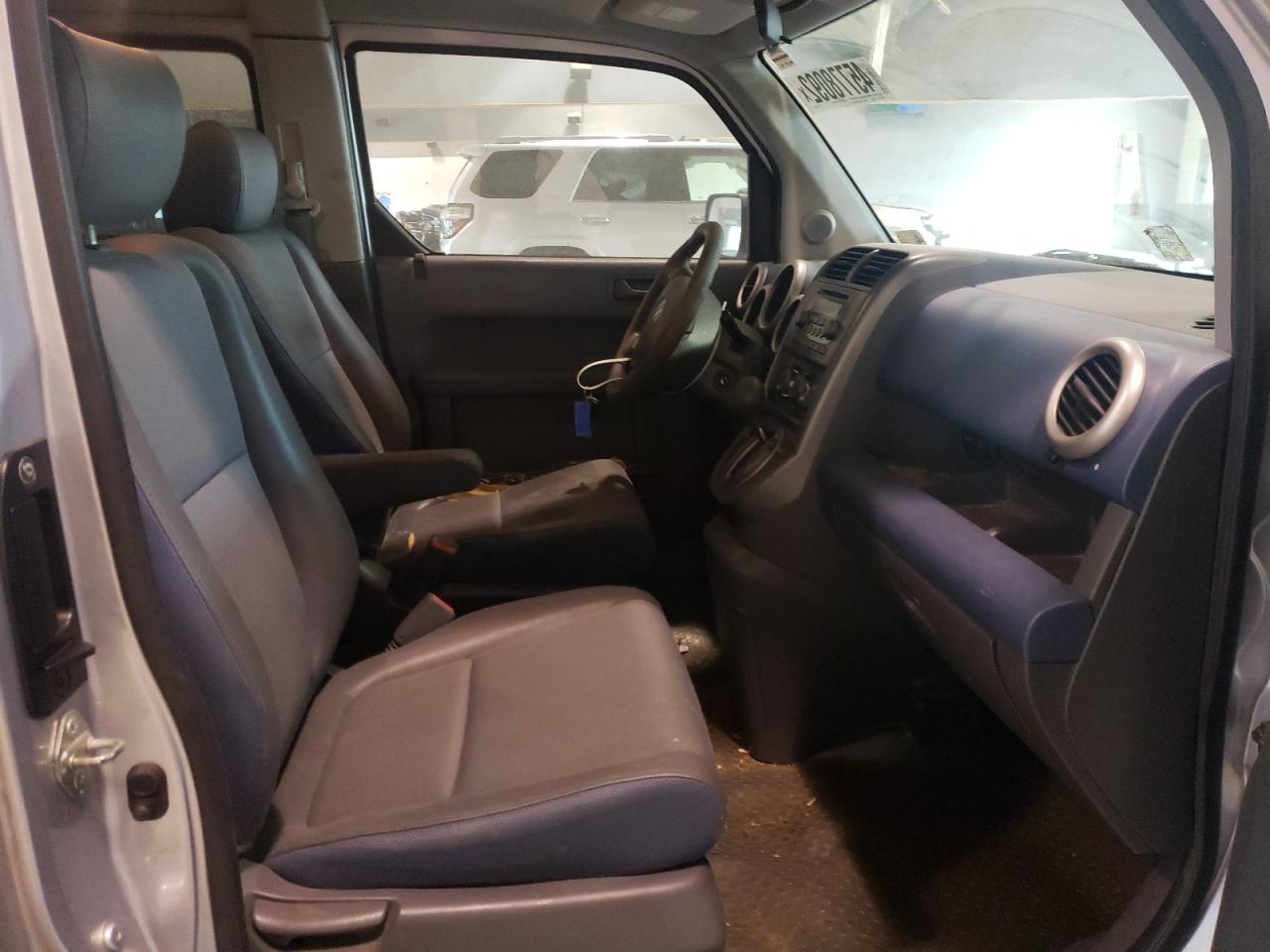 Photo 5 from auction – 2004 HONDA ELEMENT EX with VIN 5J6YH28644L008620