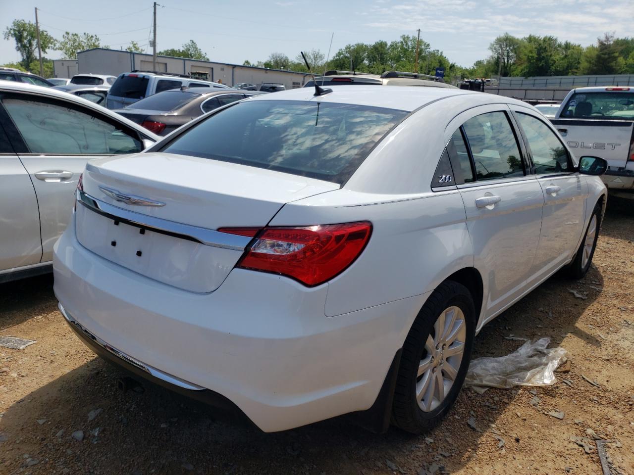Photo 4 from auction – 2012 CHRYSLER 200 TOURIN with VIN 1C3CCBBB5CN302443