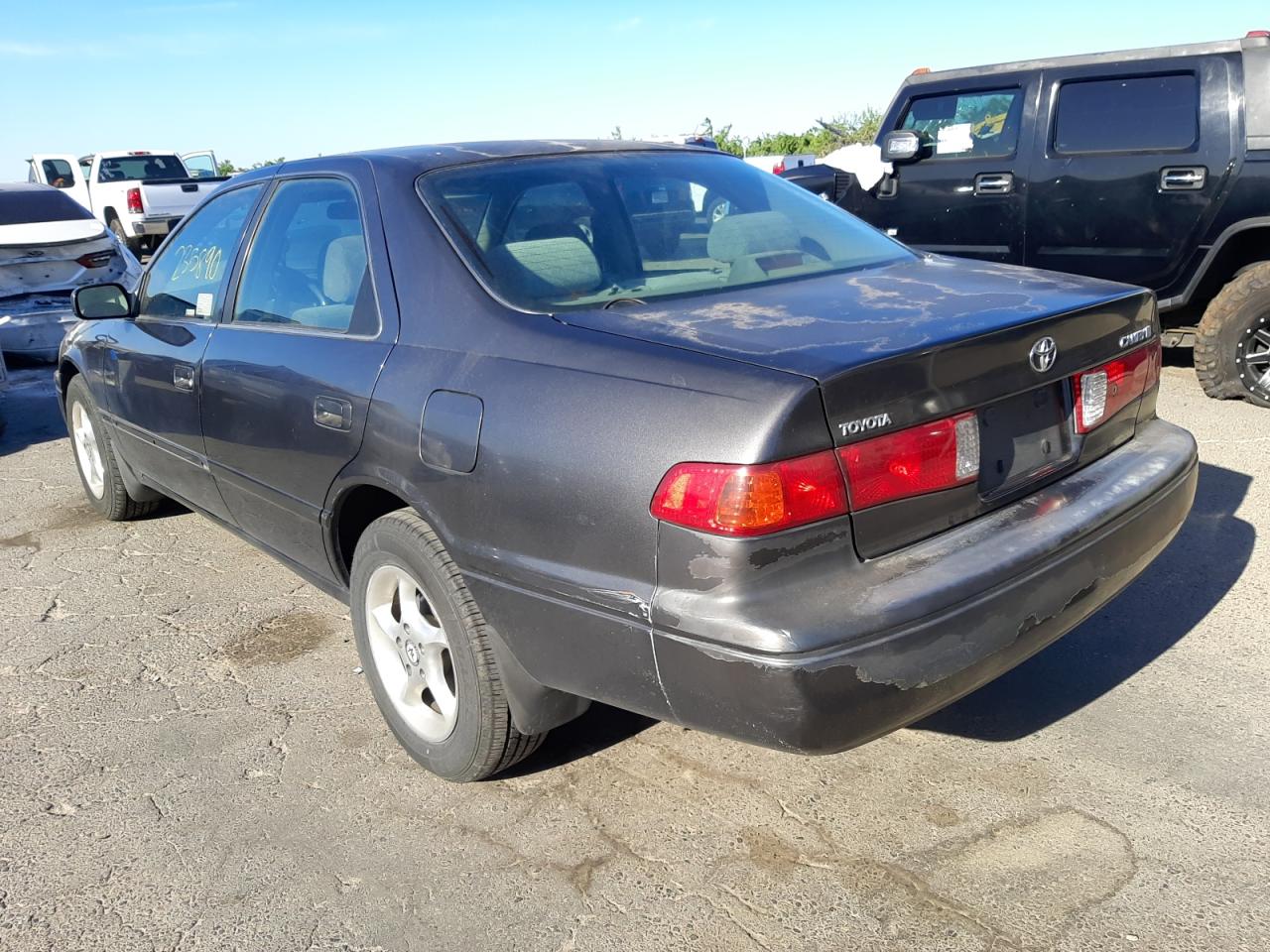 Photo 3 from auction – 2000 TOYOTA CAMRY CE with VIN JT2BG22K2Y0448825