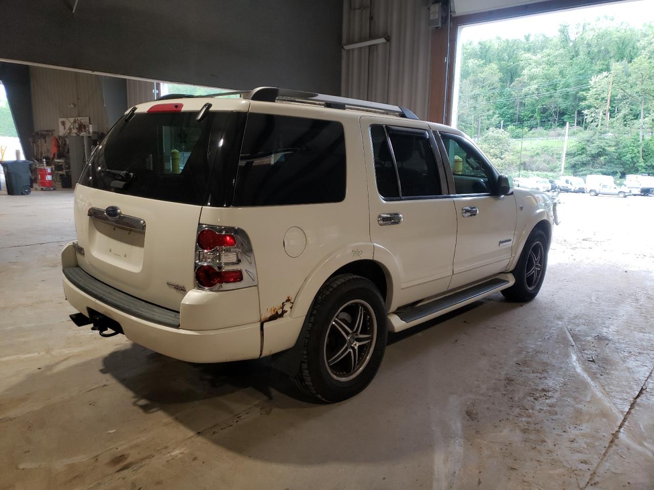 Photo 4 from auction – 2007 FORD EXPLORER L with VIN 1FMEU75827UA58451