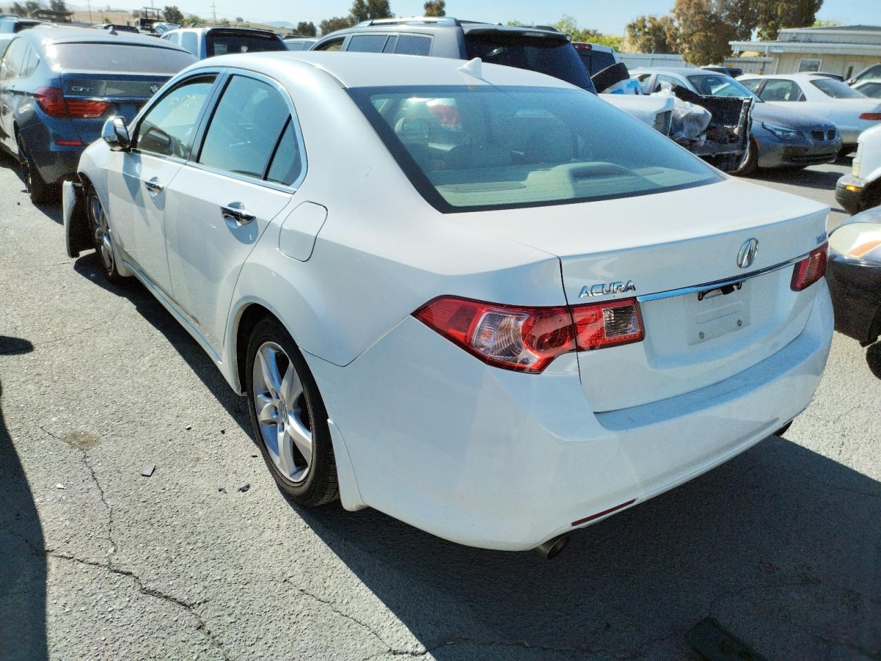 Фото 3 с аукциона – 2011 ACURA TSX с VIN JH4CU2F69BC000992