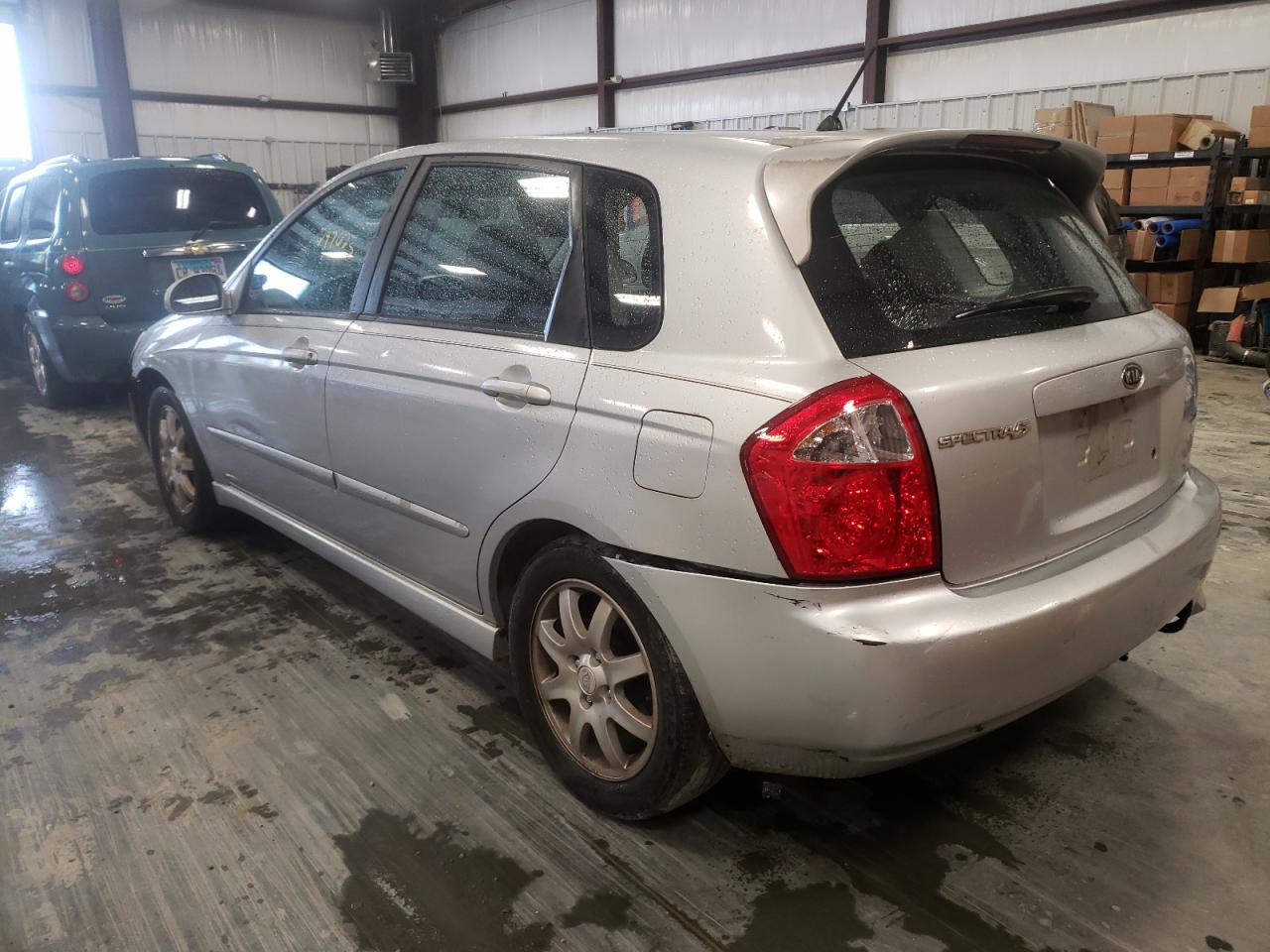 Photo 16 from auction – 2006 KIA SPECTRA5 with VIN KNAFE161365238001