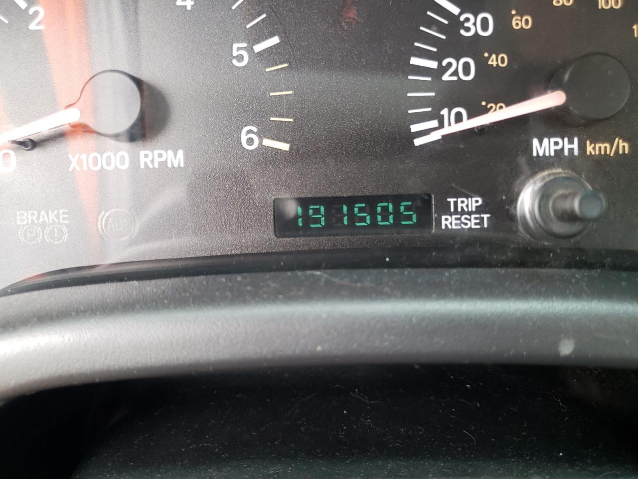 Photo 8 from auction – 2000 JEEP CHEROKEE C with VIN 1J4FF58S0YL190432