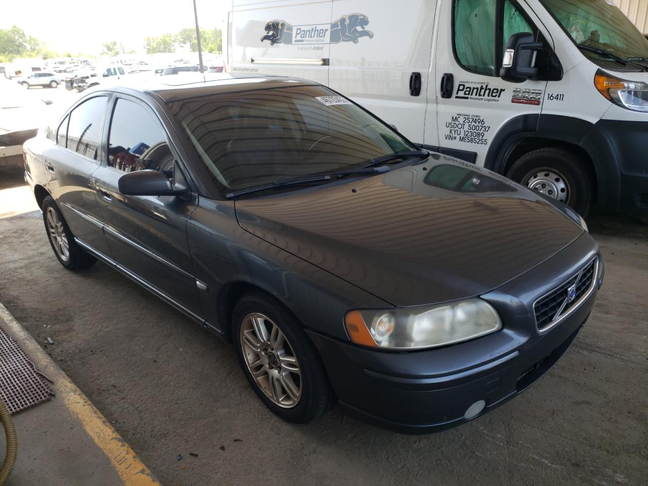 VOLVO S60 2.5T 2006 with VIN YV1RH592262557288 - Photo from auction