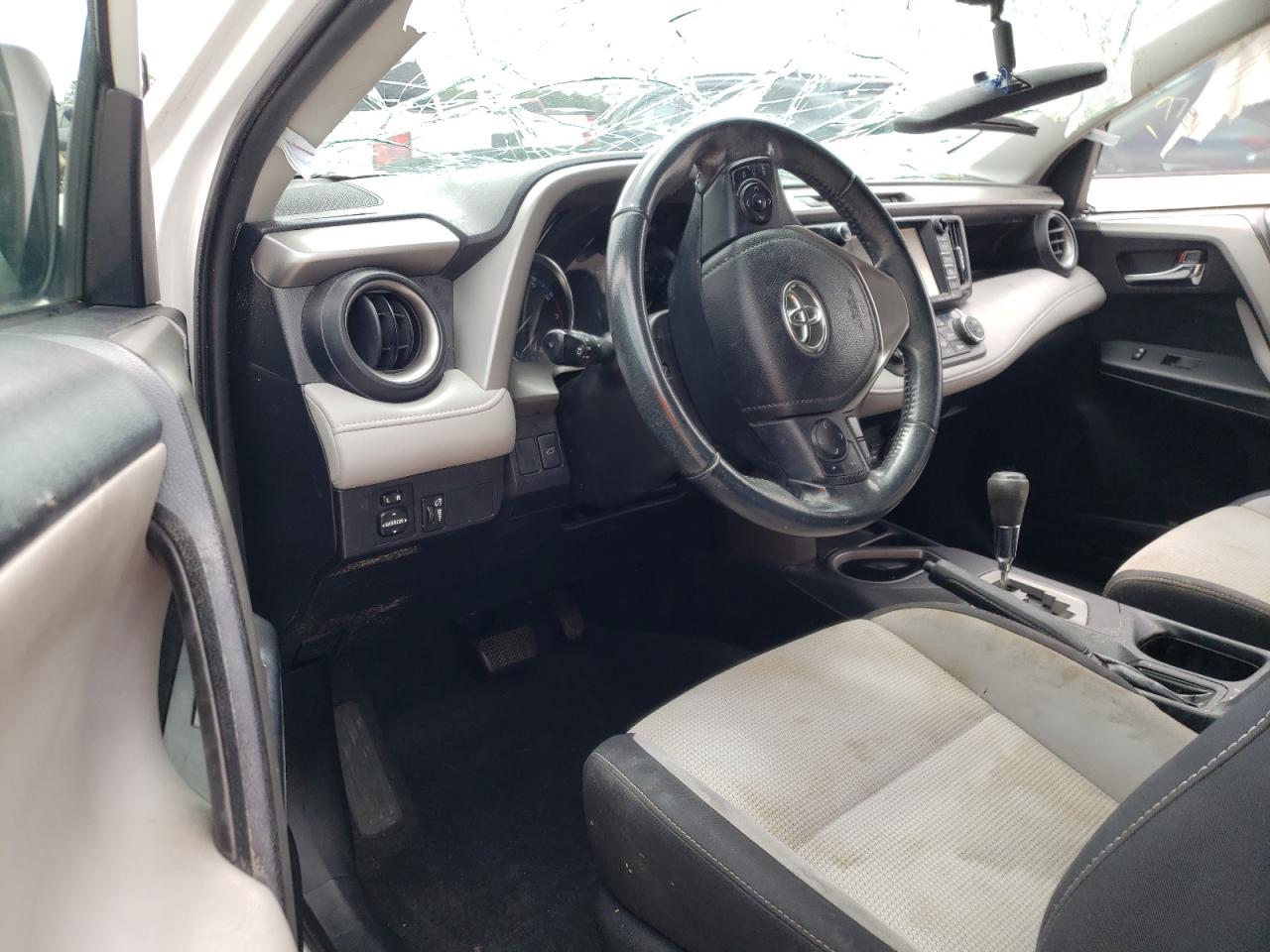 Photo 9 from auction – 2016 TOYOTA RAV4 XLE with VIN 2T3WFREV4GW250218