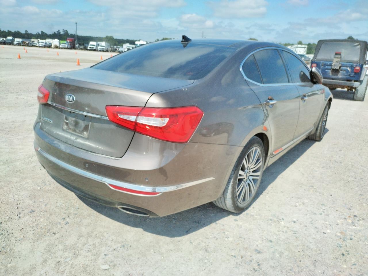 Photo 4 from auction – 2014 KIA CADENZA PR with VIN KNALN4D78E5160096
