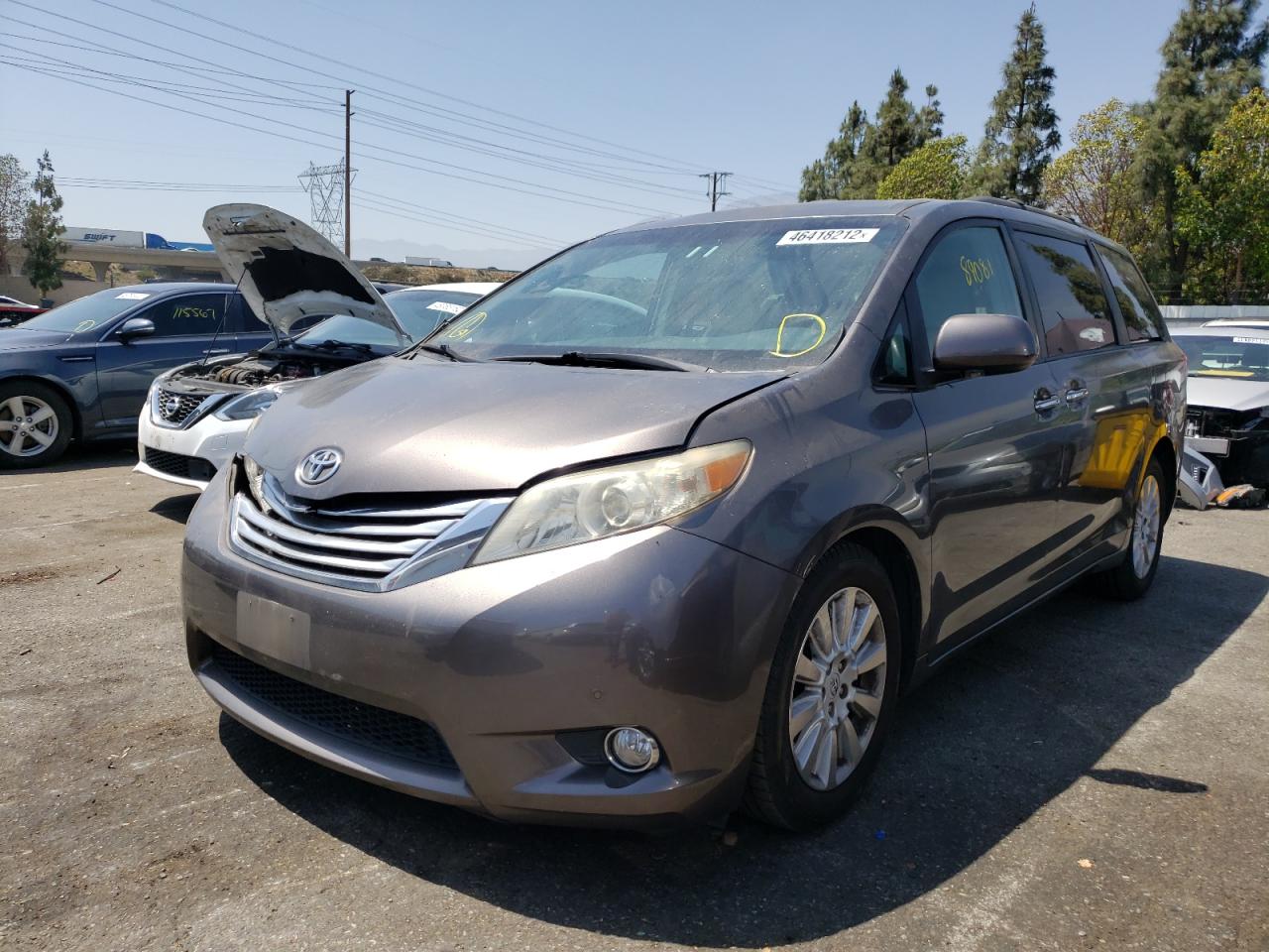 Photo 2 from auction – 2012 TOYOTA SIENNA XLE with VIN 5TDYK3DC1CS243689