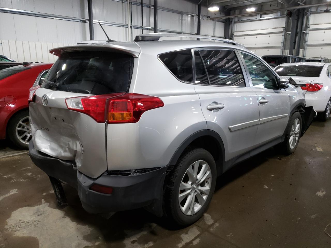 Photo 4 from auction – 2015 TOYOTA RAV4 LIMIT with VIN 2T3DFREVXFW302294
