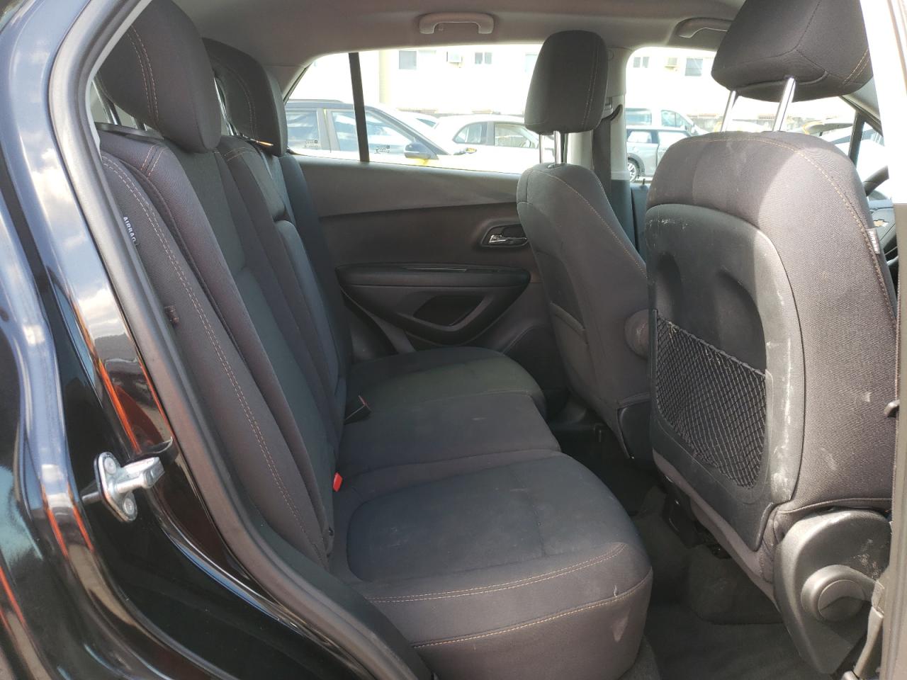Photo 6 from auction – 2018 CHEVROLET TRAX LS with VIN 3GNCJKSB4JL149348
