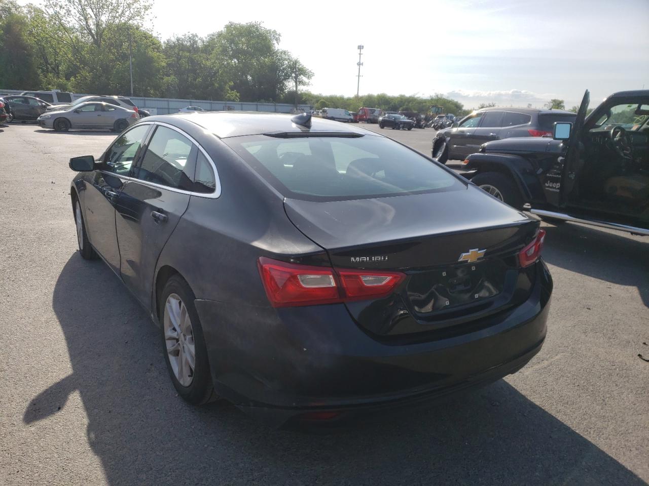 Photo 3 from auction – 2017 CHEVROLET MALIBU LT with VIN 1G1ZE5ST4HF254437