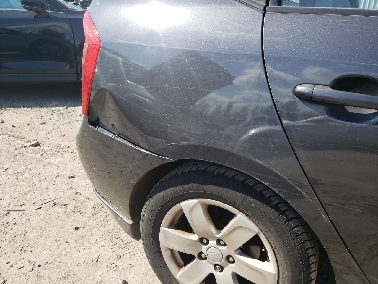 Photo 9 from auction – 2007 KIA RONDO BASE with VIN KNAFG525X77070079