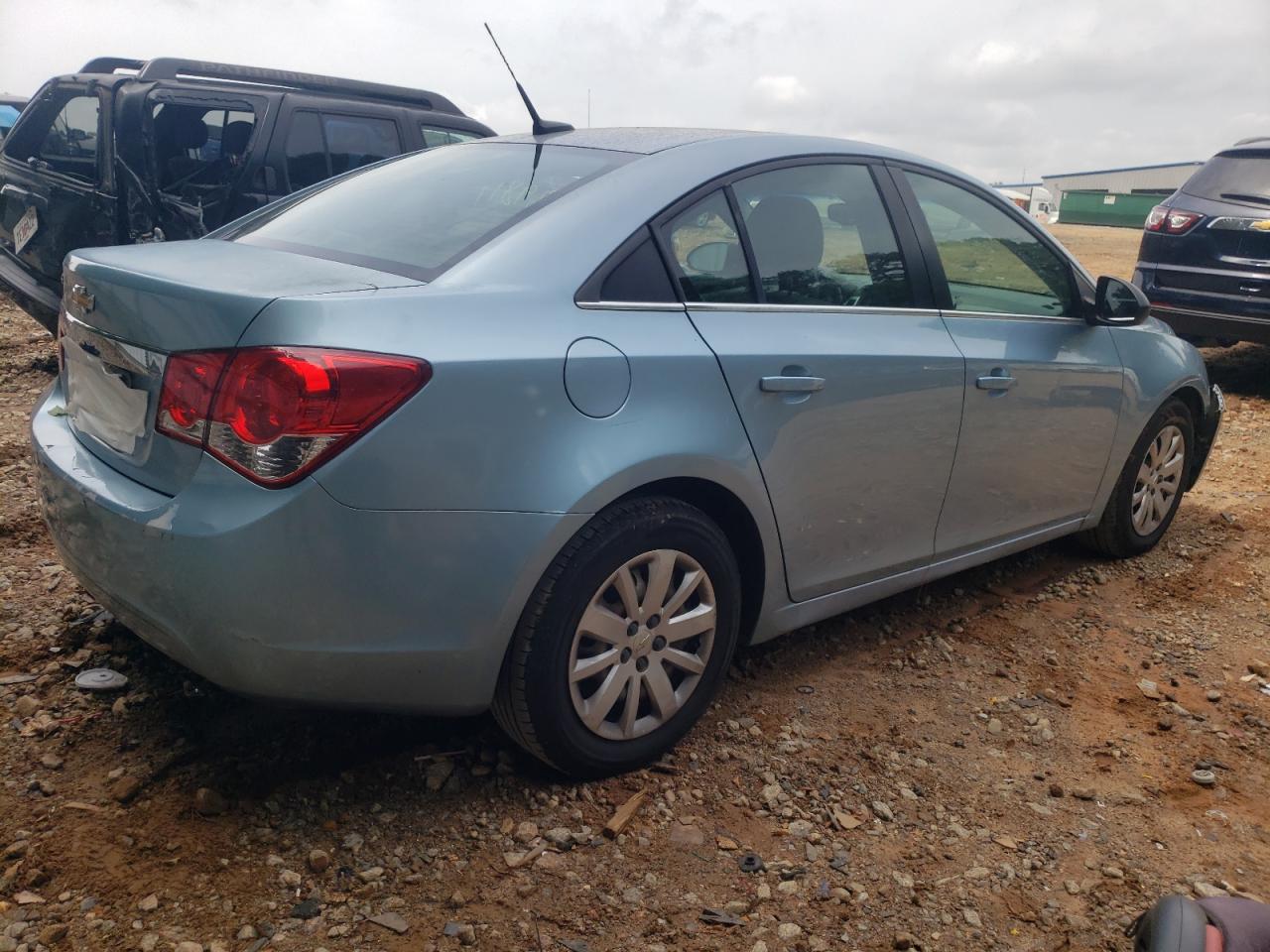 Photo 4 from auction – 2011 CHEVROLET CRUZE with VIN 1G1PC5SH4B7246509