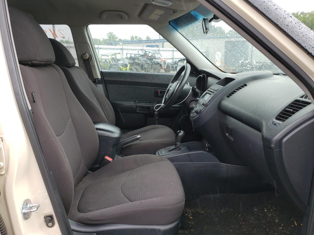 Photo 5 from auction – 2012 KIA SOUL with VIN KNDJT2A56C7457926