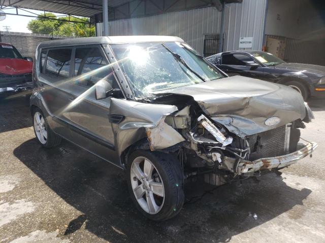 KIA SOUL + 2011 with VIN KNDJT2A21B7343904 - Photo from auction