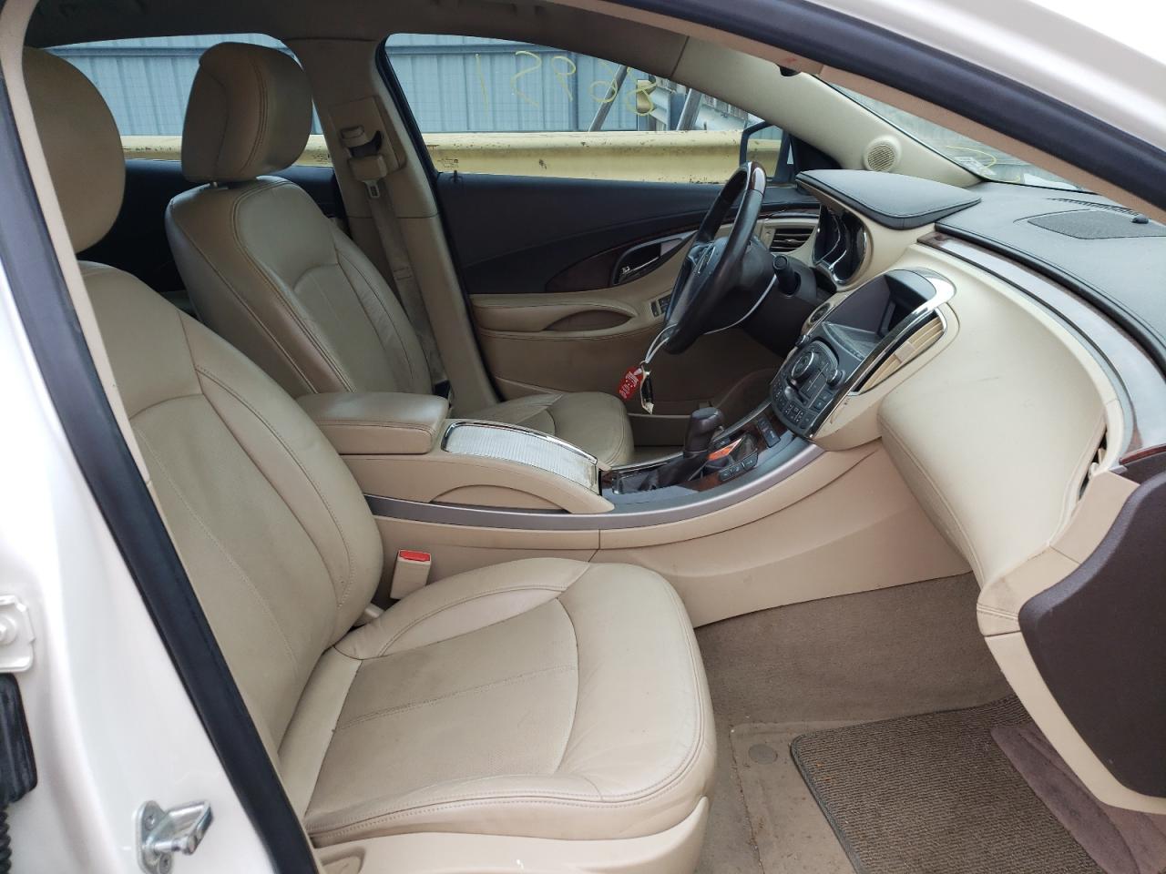 Photo 19 from auction – 2011 BUICK LACROSSE C with VIN 1G4GE5ED8BF162642