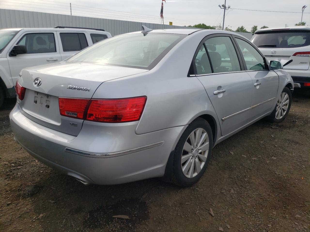 Photo 17 from auction – 2009 HYUNDAI SONATA SE with VIN 5NPEU46F49H573240