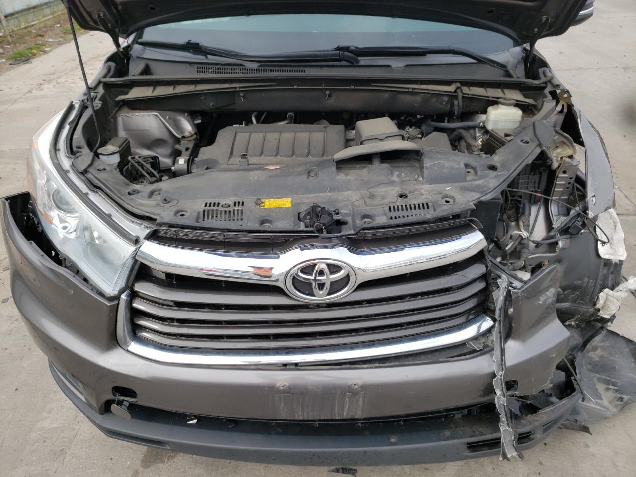 Foto 7 de la subasta – 2016 TOYOTA HIGHLANDER con VIN 5TDBKRFH1GS273928