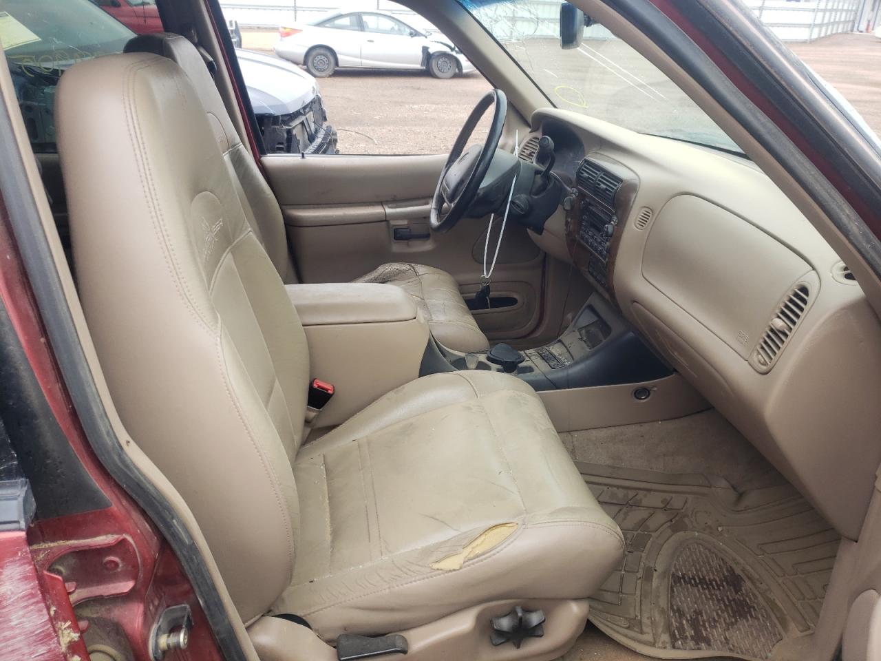 Photo 5 from auction – 2000 MERCURY MOUNTAINEE with VIN 4M2ZU76E4YUJ31812