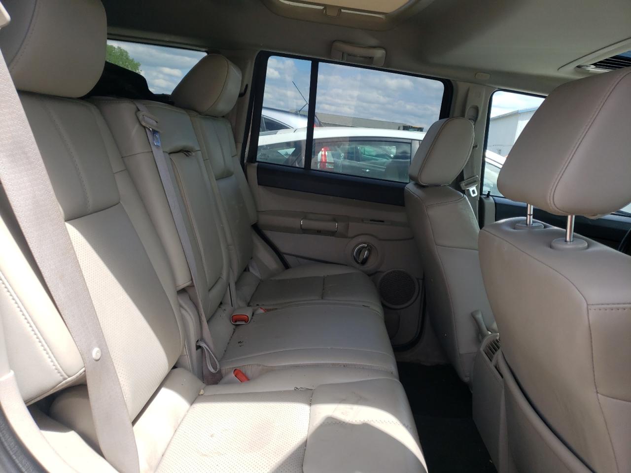 Photo 18 from auction – 2007 JEEP COMMANDER with VIN 1J8HG58247C623477