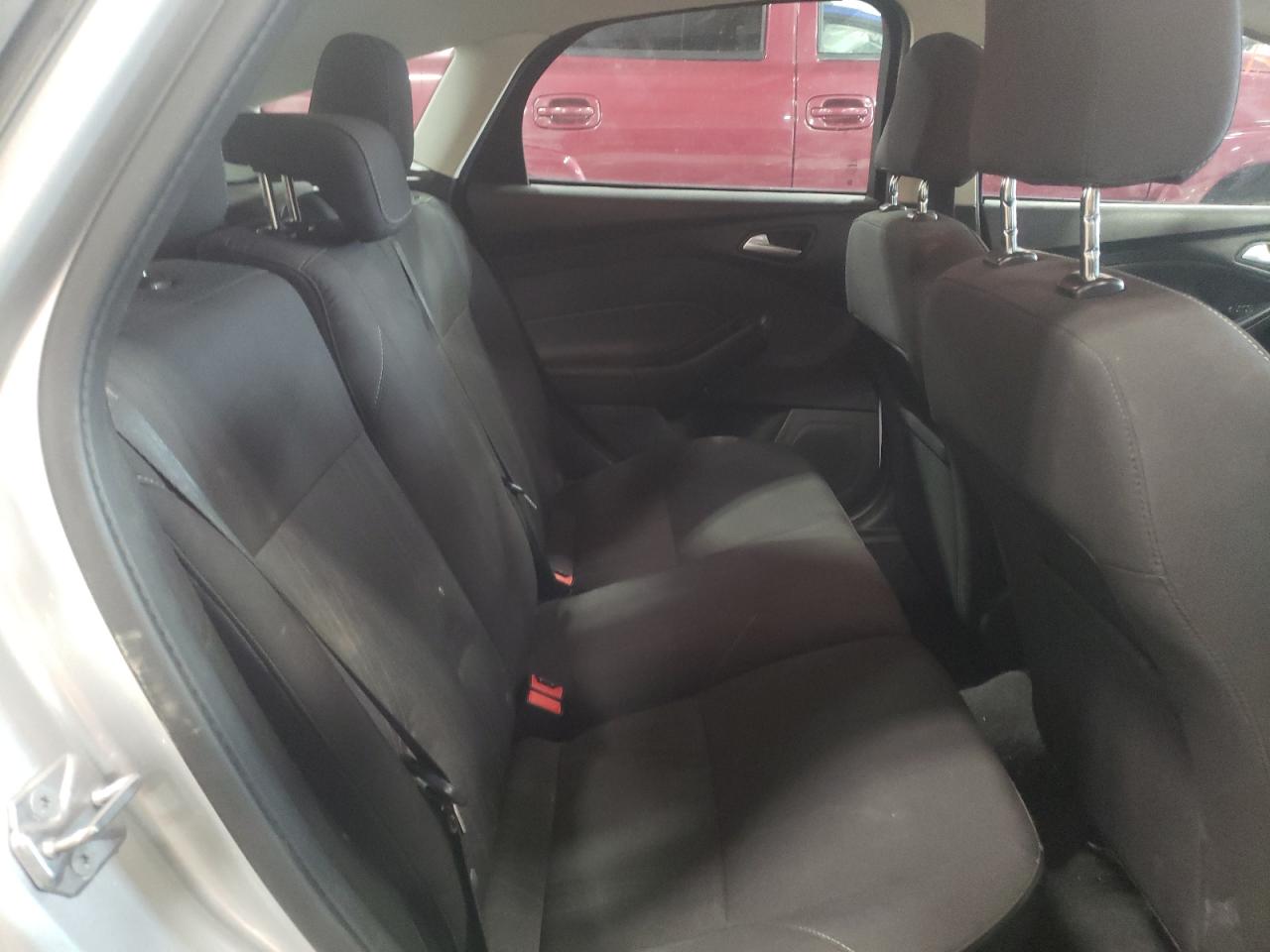 Photo 6 from auction – 2016 FORD FOCUS SE with VIN 1FADP3K21GL306152