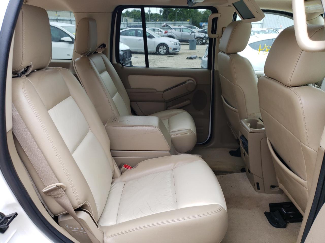 Photo 6 from auction – 2007 FORD EXPLORER L with VIN 1FMEU75857UB12924