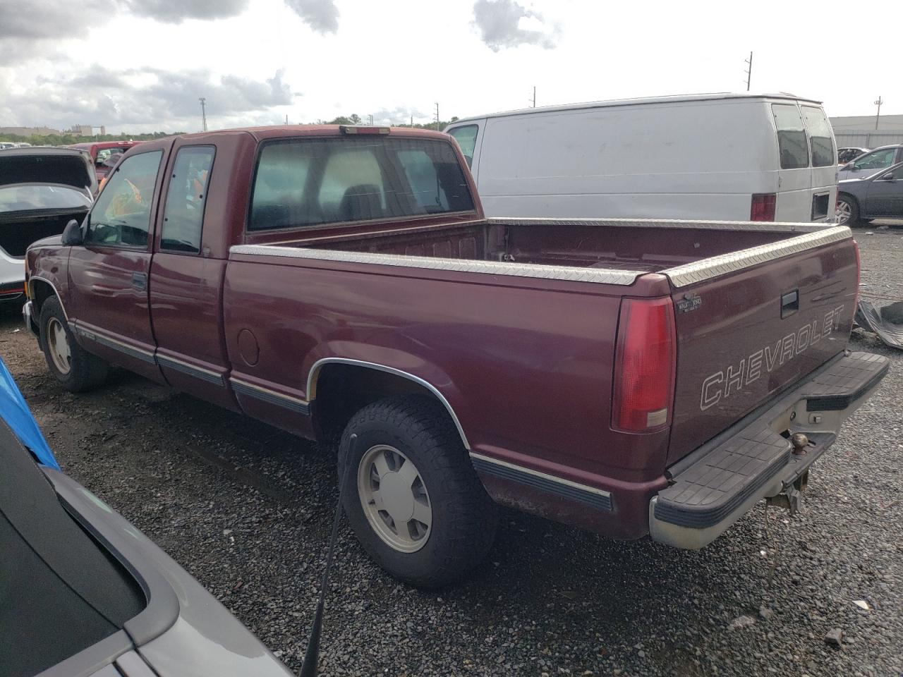 Photo 3 from auction – 1998 CHEVROLET GMT-400 C1 with VIN 1GCEC19M5WE214132