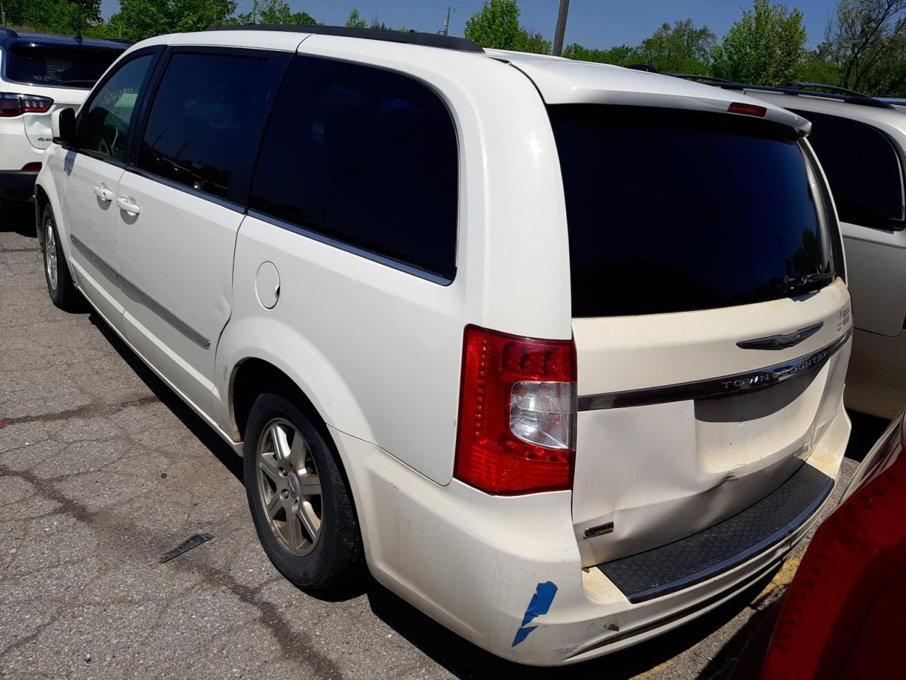 Photo 3 from auction – 2012 CHRYSLER TOWN & COU with VIN 2C4RC1BGXCR126763