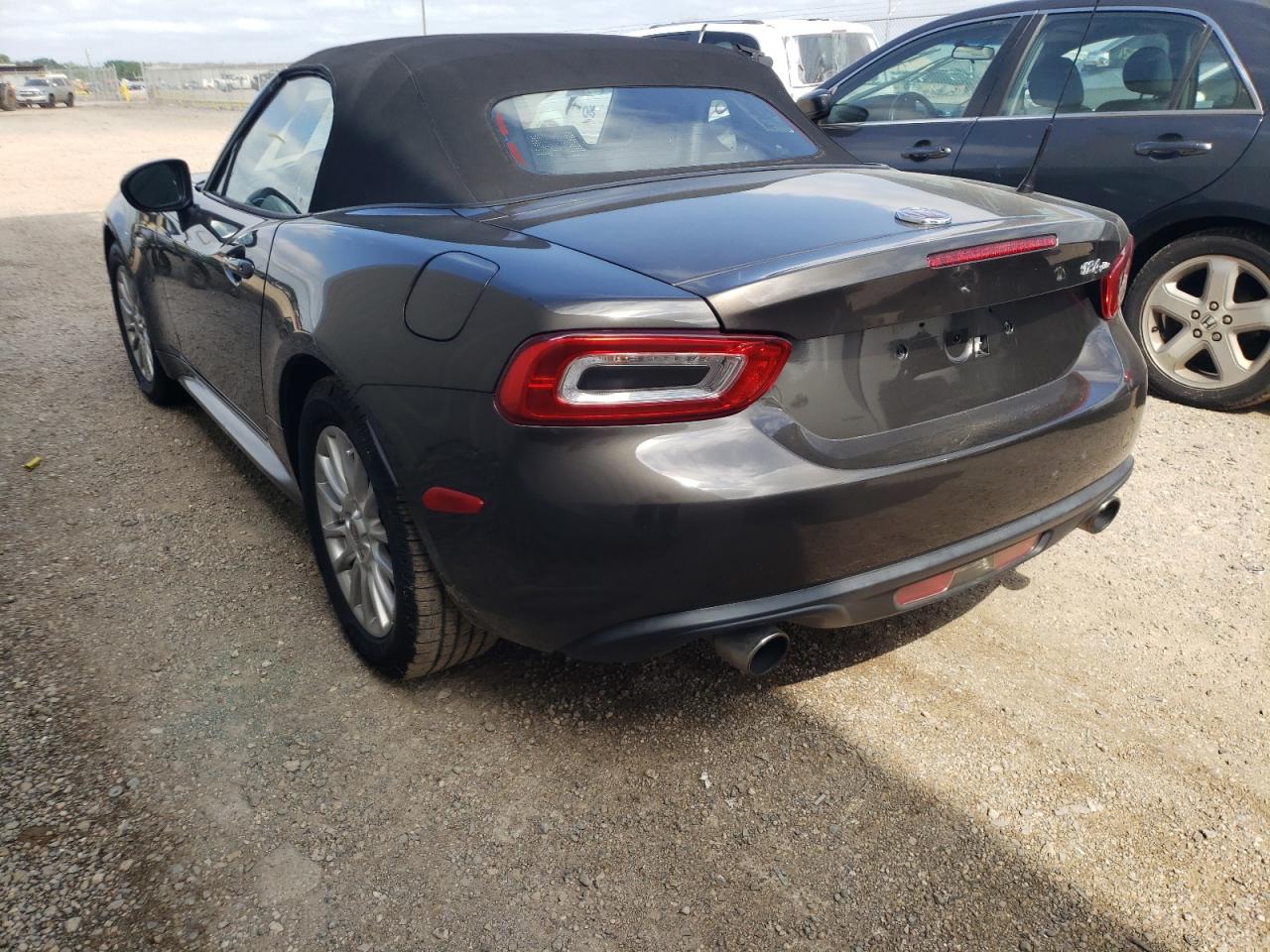 Photo 3 from auction – 2017 FIAT 124 SPIDER with VIN JC1NFAEK6H0115957