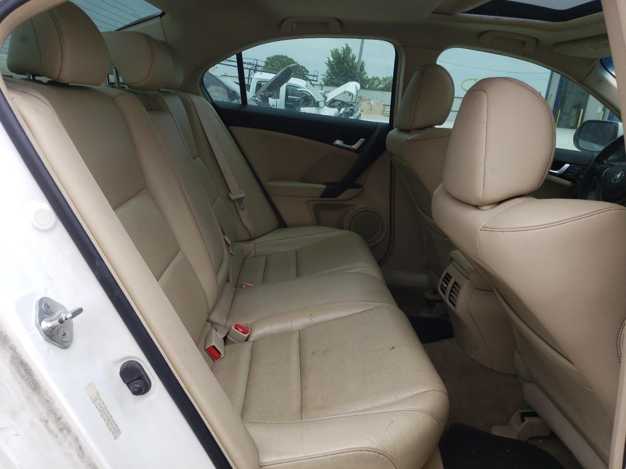 Photo 6 from auction – 2011 ACURA TSX with VIN JH4CU2F69BC013628