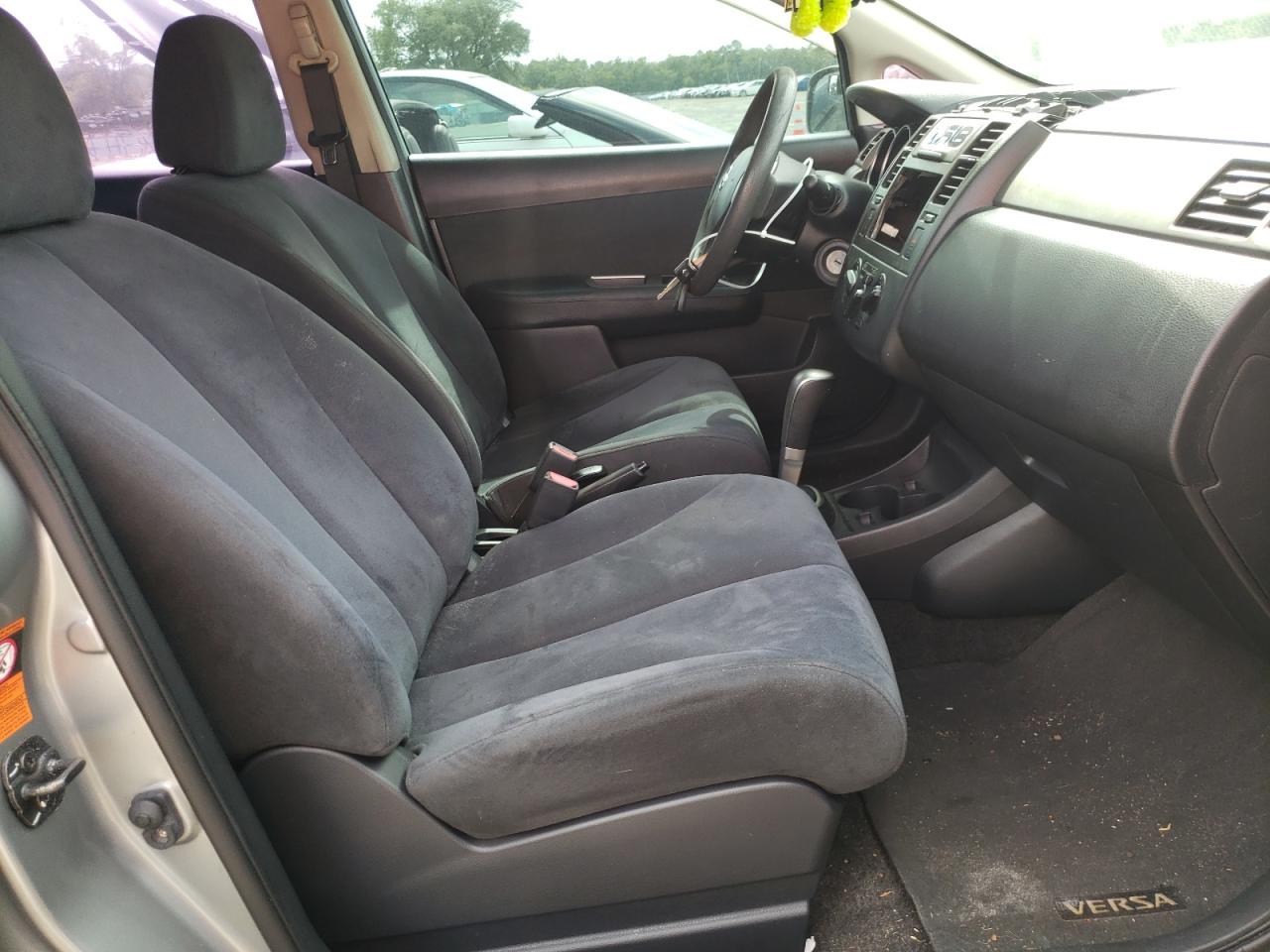 Photo 5 from auction – 2007 NISSAN VERSA S with VIN 3N1BC11E57L450078
