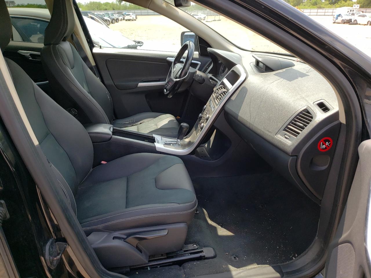 Photo 5 from auction – 2011 VOLVO XC60 3.2 with VIN YV4940DL7B2152992