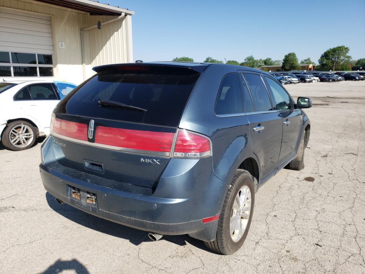 Фото 4 с аукциона – 2010 LINCOLN MKX с VIN 2LMDJ6JC4ABJ04047