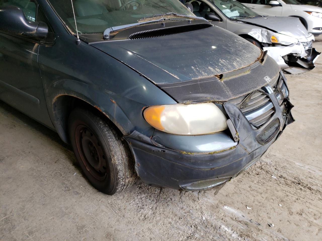Photo 9 from auction – 2005 DODGE GRAND CARA with VIN 1D4GP24R05B205704
