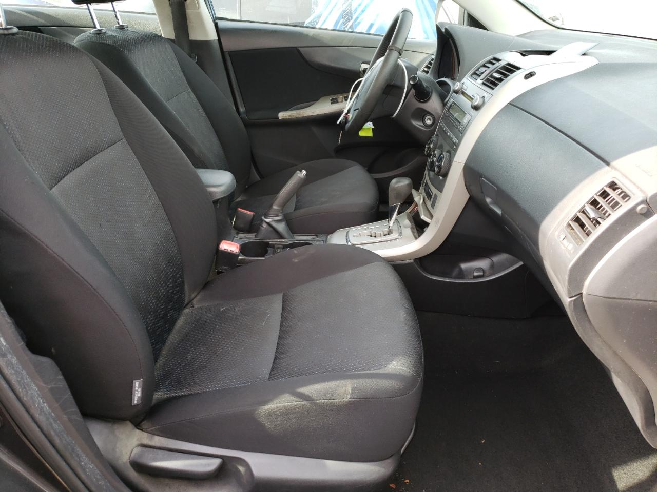 Zdjęcie 5 z aukcji – 2010 TOYOTA COROLLA BA z VIN 2T1BU4EE3AC383447