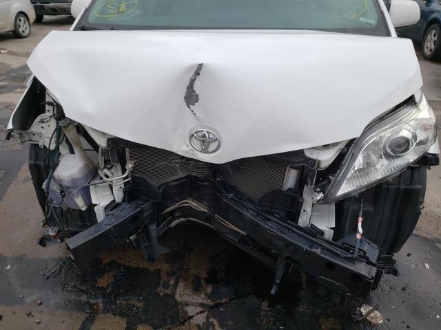 Photo 9 from auction – 2015 TOYOTA SIENNA LE with VIN 5TDKK3DC9FS645552
