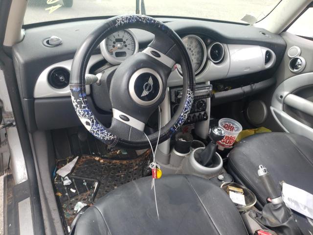 Photo 9 from auction – 2004 MINI COOPER with VIN WMWRC33434TC54403