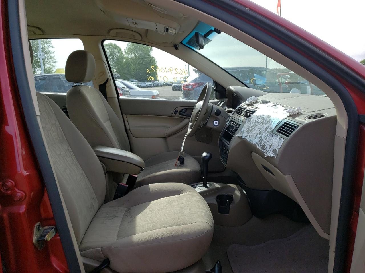 Photo 5 from auction – 2005 FORD FOCUS ZX4 with VIN 1FAFP34N85W259424