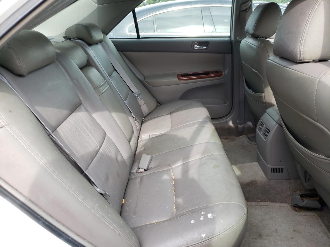 Photo 6 from auction – 2002 TOYOTA CAMRY LE with VIN 4T1BE32KX2U042192