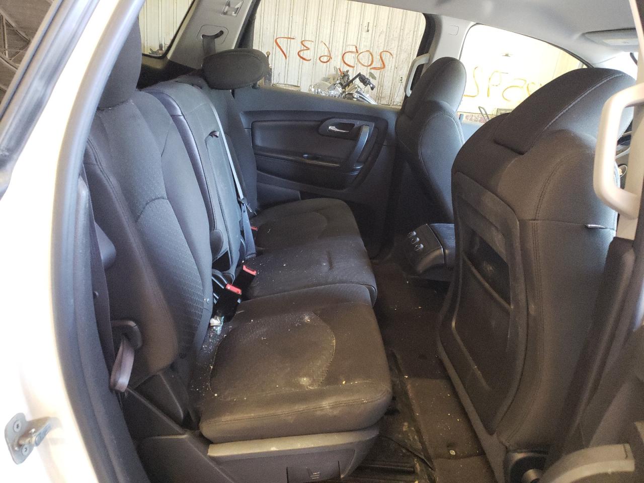 Photo 6 from auction – 2011 CHEVROLET TRAVERSE L with VIN 1GNKVGED5BJ320661