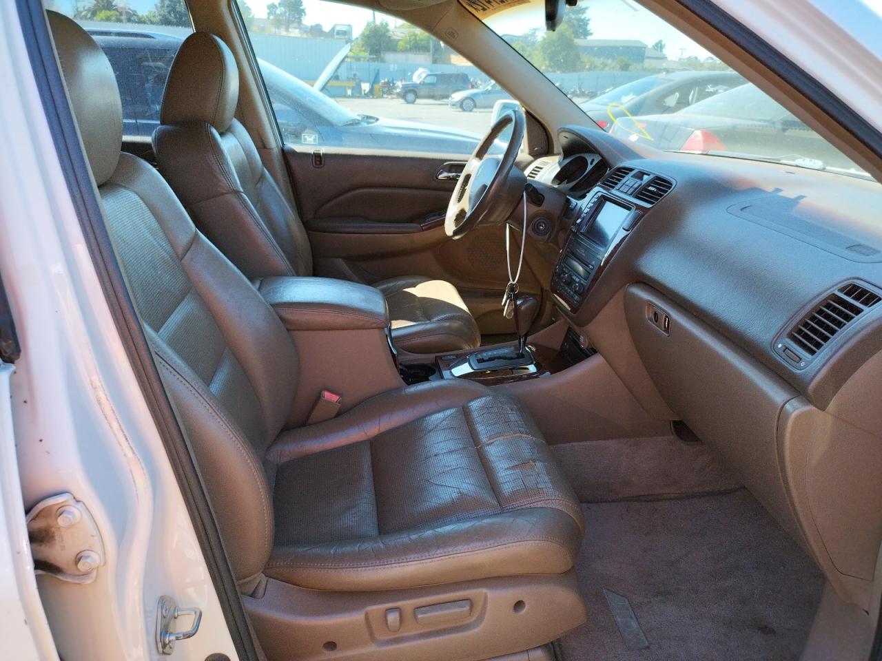 Photo 5 from auction – 2005 ACURA MDX with VIN 2HNYD18955H556141