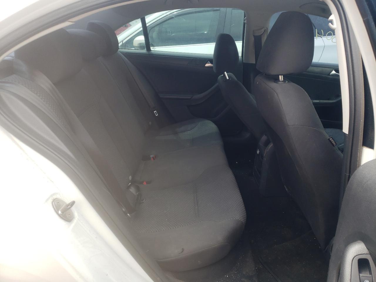 Photo 6 from auction – 2014 VOLKSWAGEN JETTA BASE with VIN 3VW2K7AJ1EM333652