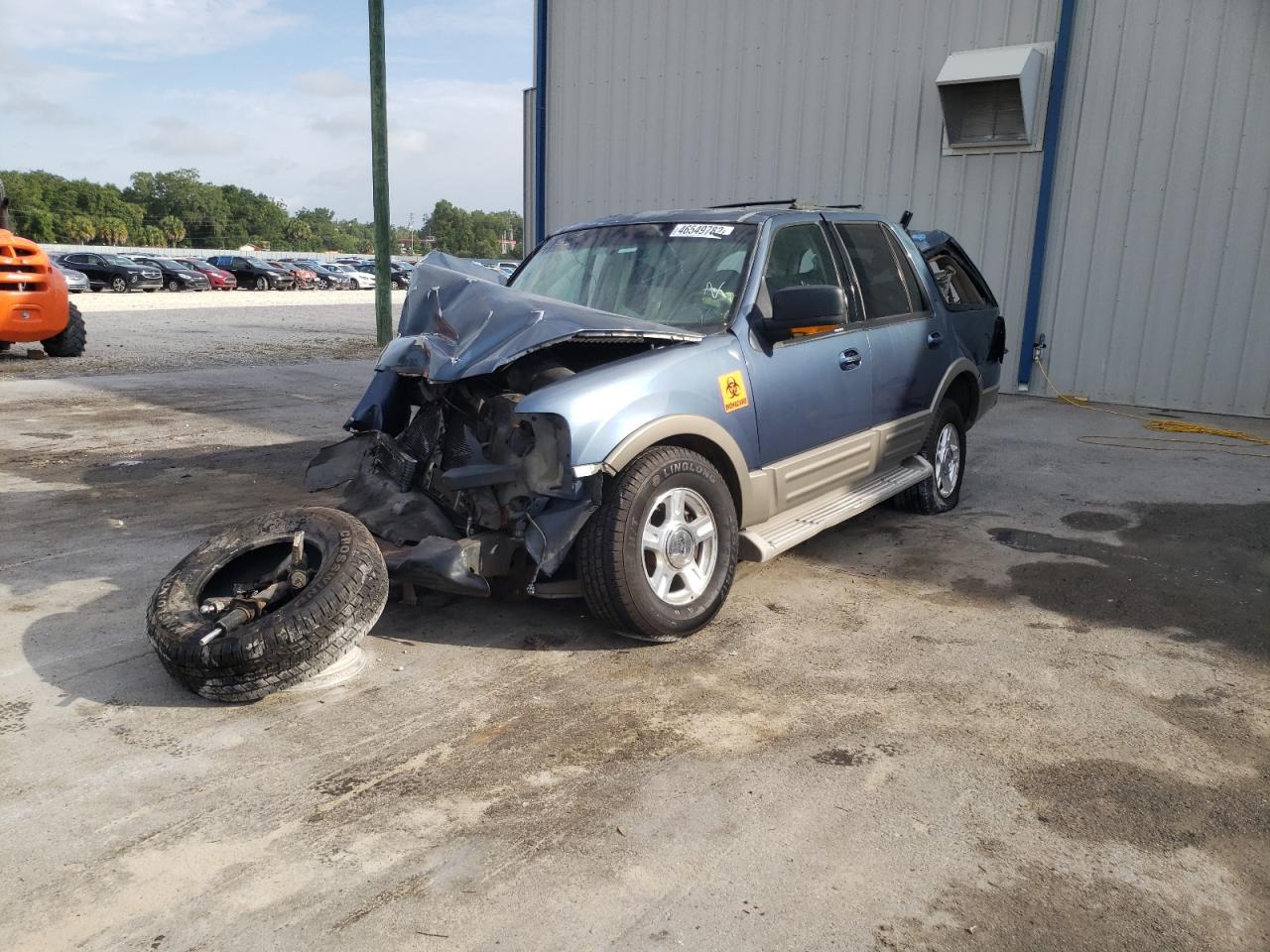 Photo 2 from auction – 2004 FORD EXPEDITION with VIN 1FMRU17W44LB43528