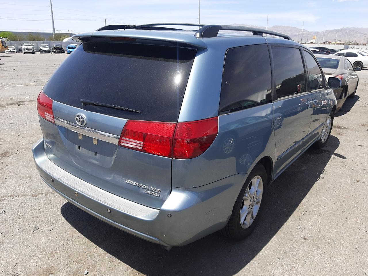 Photo 4 from auction – 2005 TOYOTA SIENNA XLE with VIN 5TDZA22C75S375797